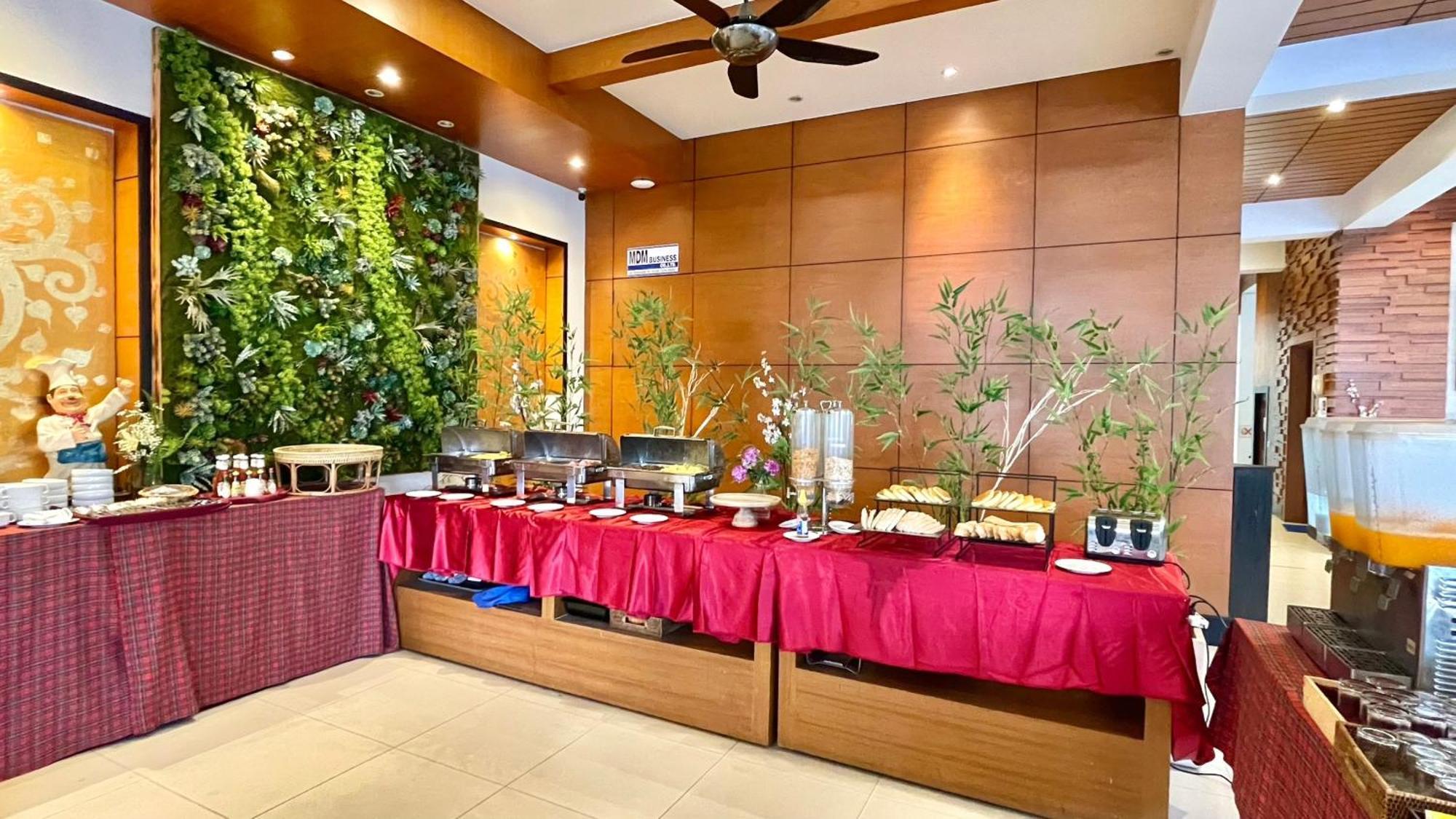 Baramee Resortel Patong Bagian luar foto